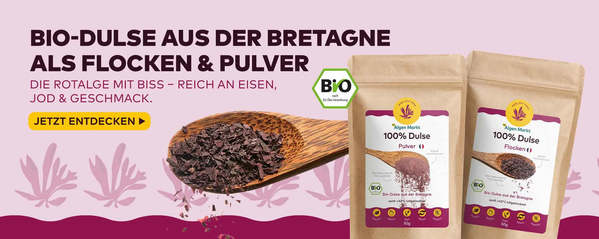 Bio-Dulse aus der Bretagne von Algenmarkt als Flocken und Pulver – zwei Beutel mit Holzlöffel